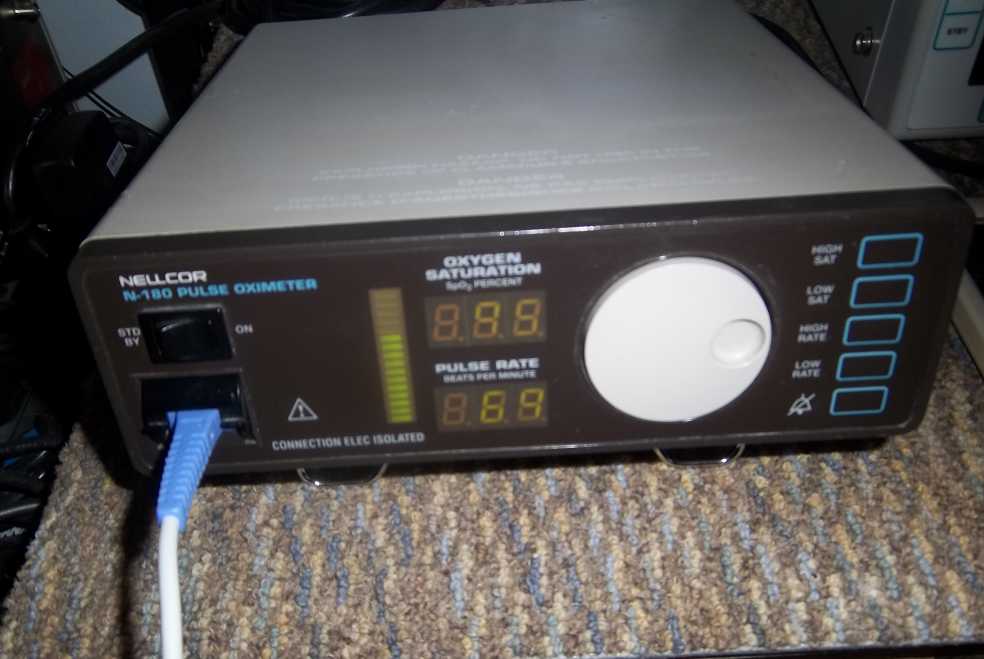 Used working Nellcor N-180 Pulse Oximeter  pulse ox oximetry oximeters pulse oximeters spo2